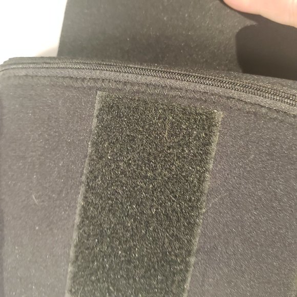 Runners Tune Belt Patented Bag black white bottle running room store adjustable - Picture 6 of 12